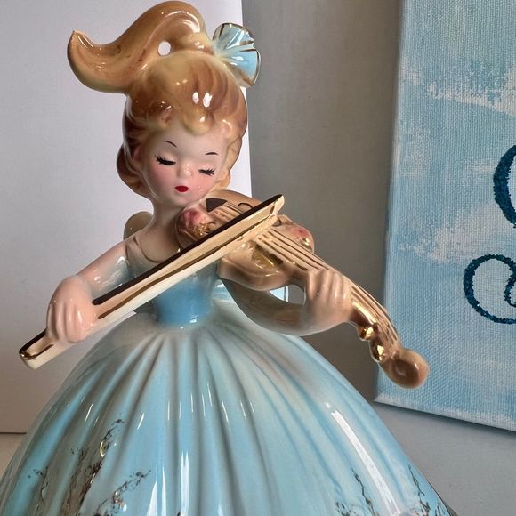 Josef Originals Musical Figurine Girl with Violin, Vintage Music Box - Picture 2 of 10